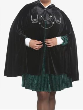NWT Her Universe Disney The Haunted Mansion Gargoyle Velvet Hooded Cape Ss L/XL